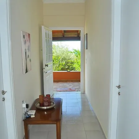 Papadatos Near Beach, Corfu פלקאס