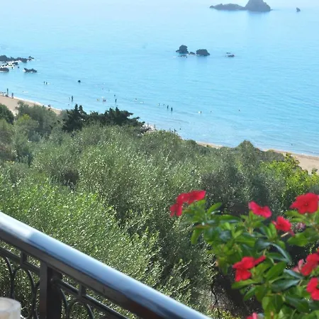 Papadatos Near Beach, Corfu * פלקאס