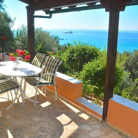 Papadatos Near Beach, Corfu * פלקאס